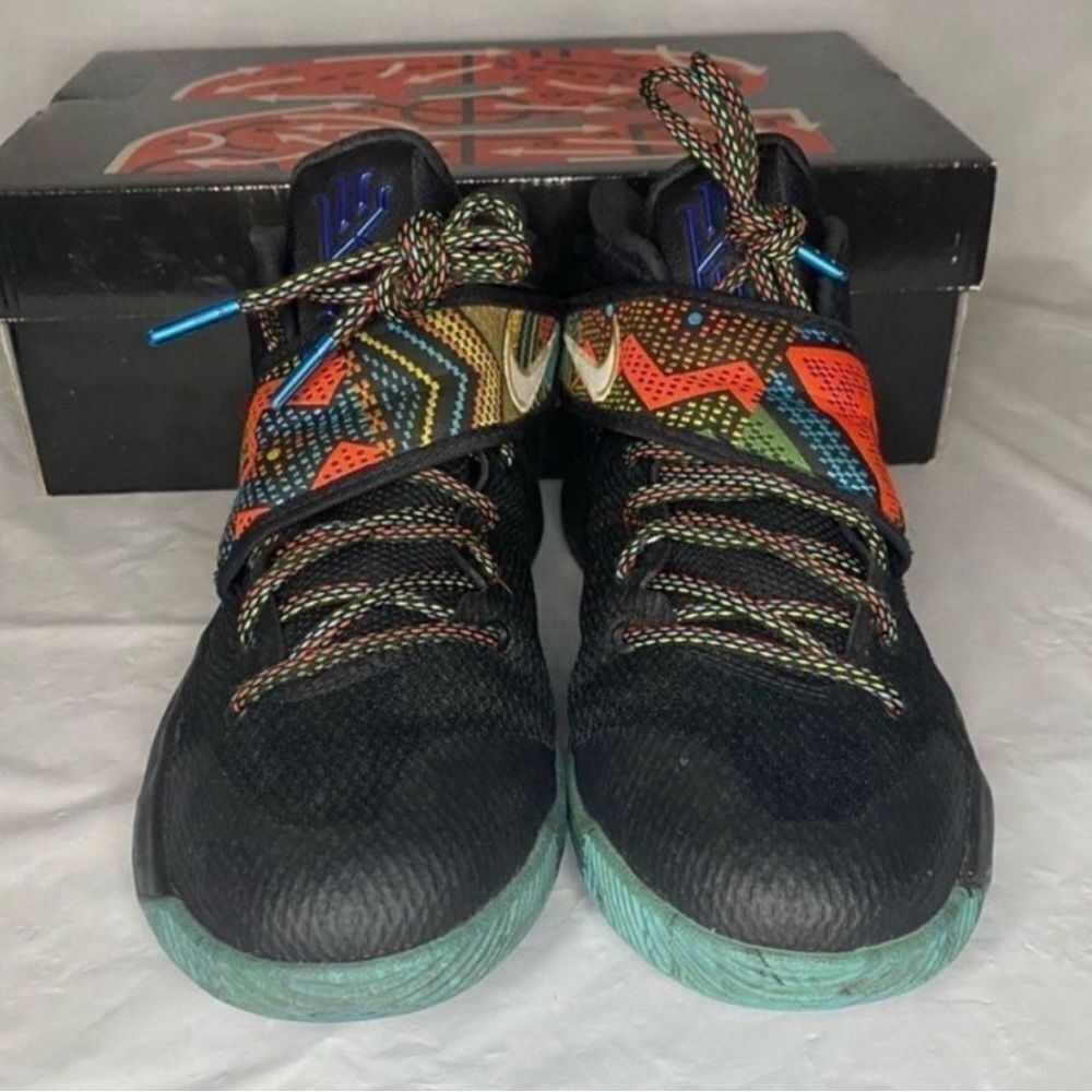 Nike Kyrie 2 Black History Month
Sneakers Size 6.5Y - Picture 2 of 9
